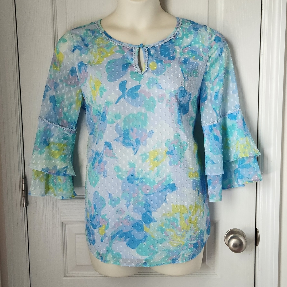 NWOT Isaac Mizrahi Live Floral Bell Sleeve Blouse